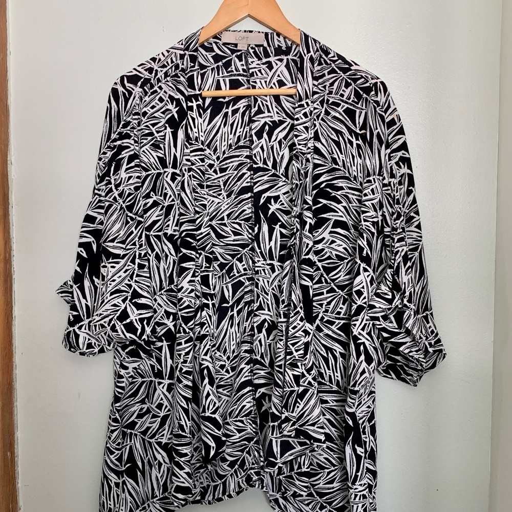 Ann Taylor Loft Light Cardigan/ Kimono/ Cover-up